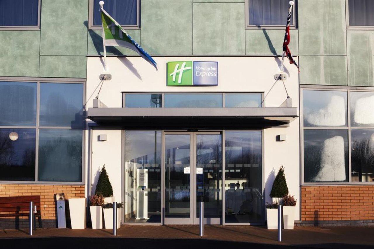 Holiday Inn Express Tamworth By Ihg Exterior photo