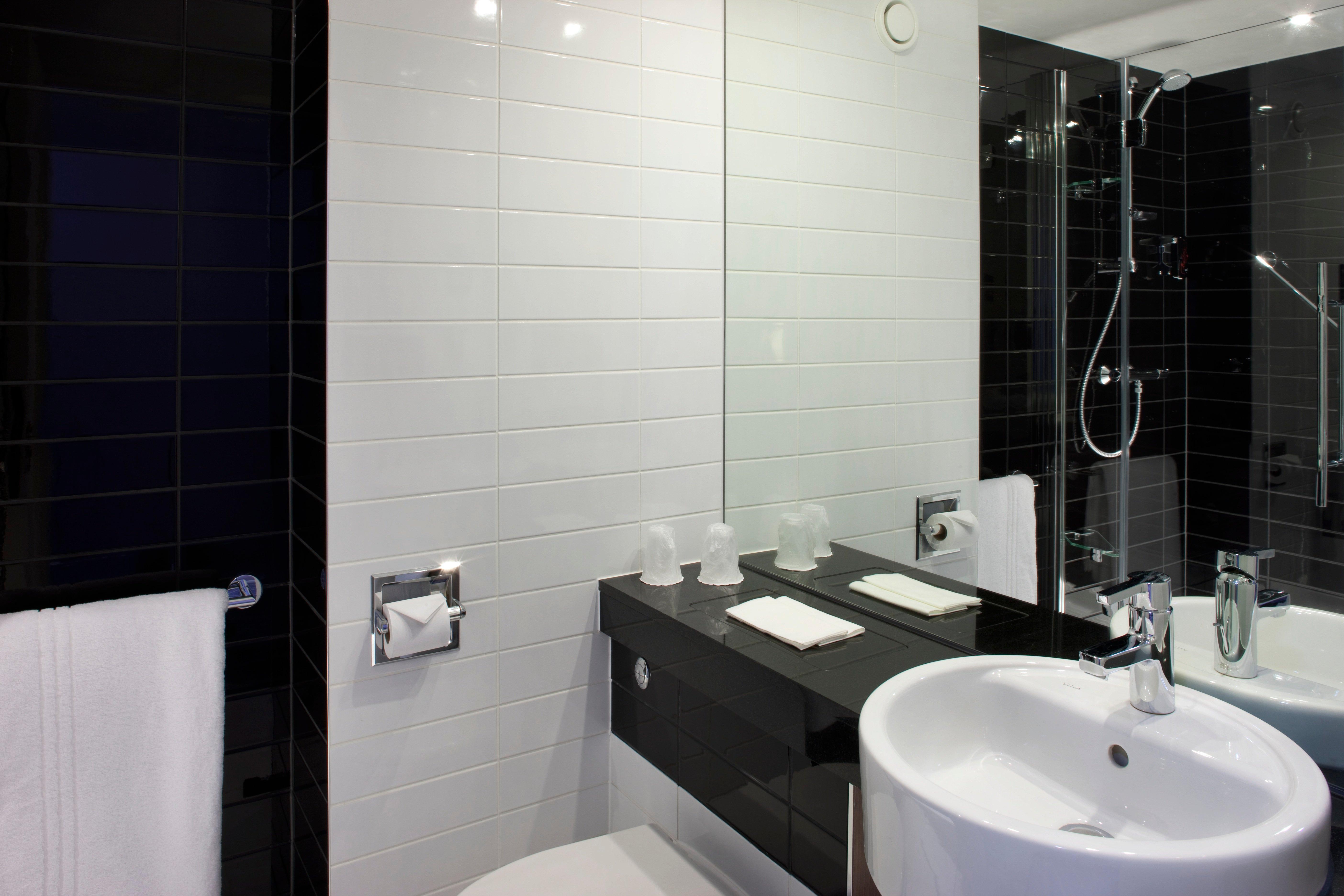 Holiday Inn Express Tamworth By Ihg Exterior photo