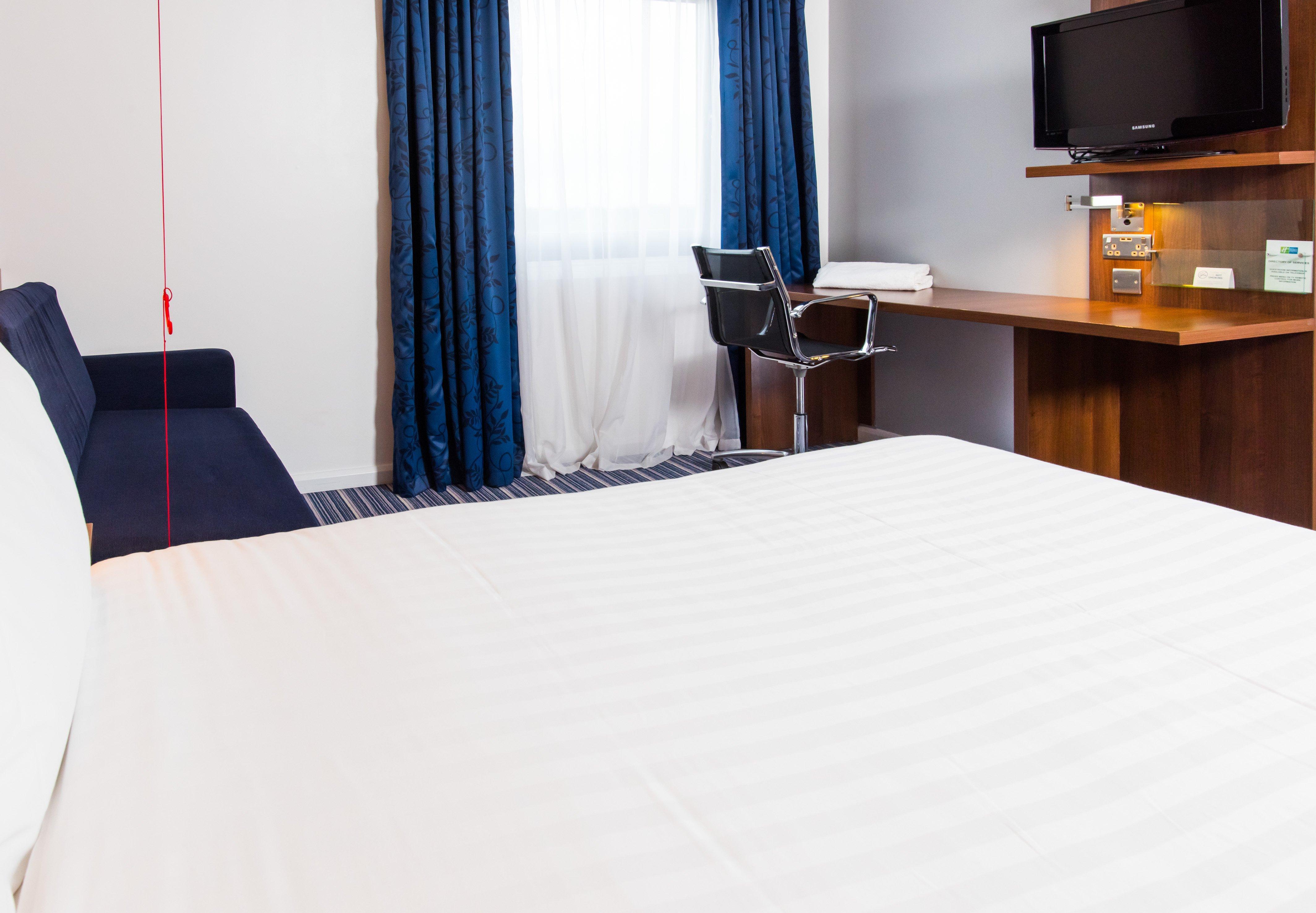 Holiday Inn Express Tamworth By Ihg Exterior photo