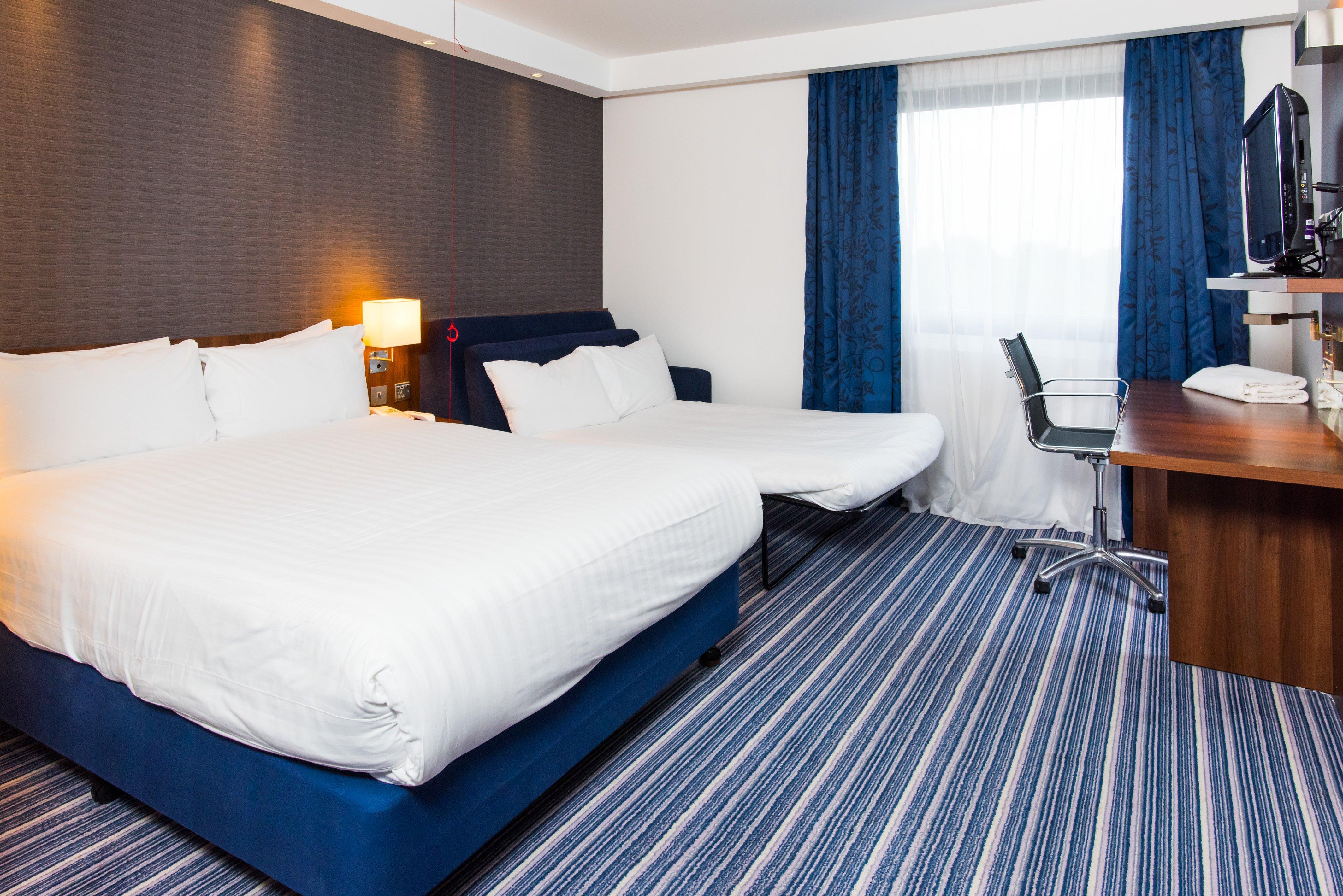Holiday Inn Express Tamworth By Ihg Exterior photo