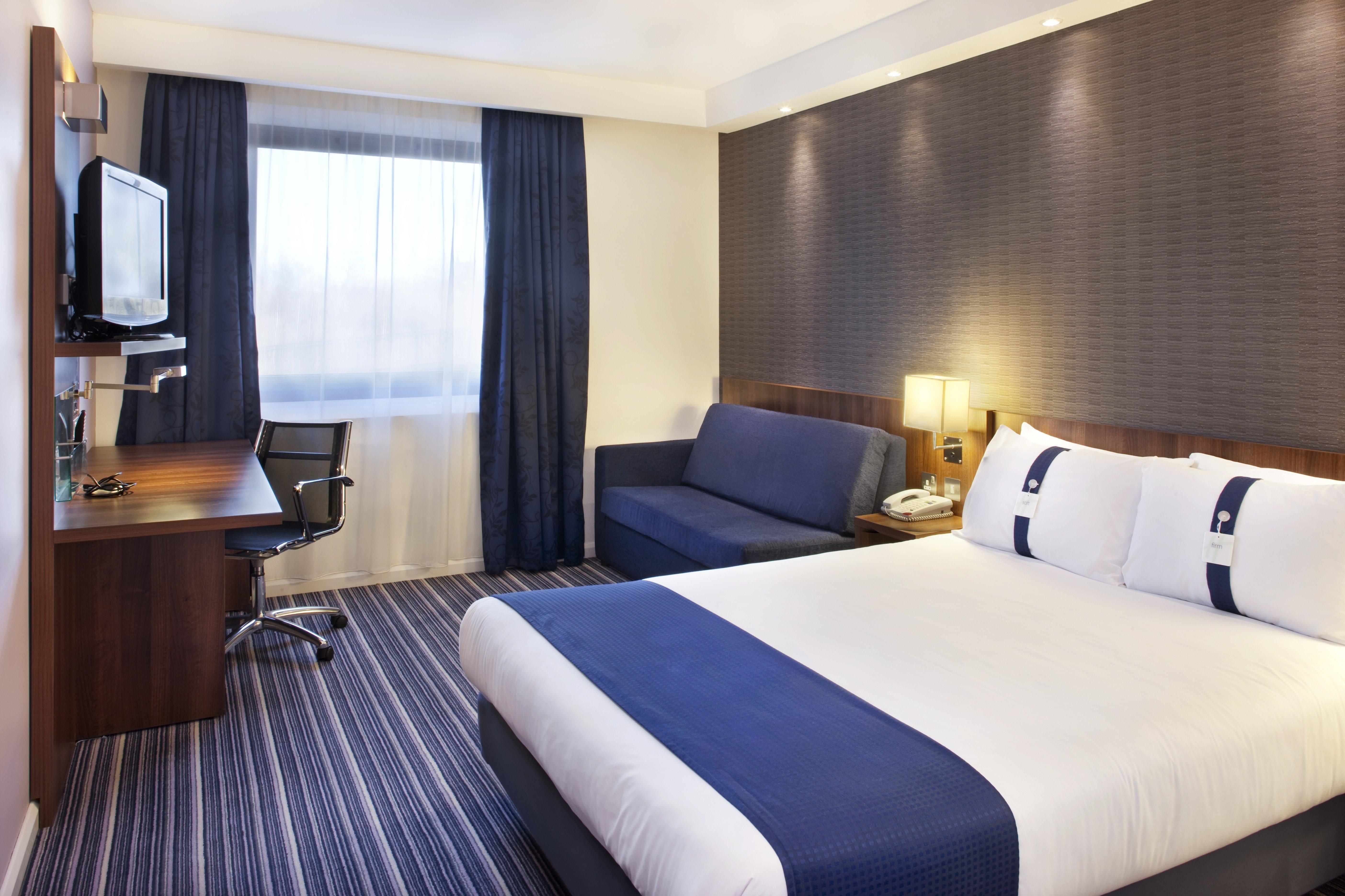 Holiday Inn Express Tamworth By Ihg Exterior photo