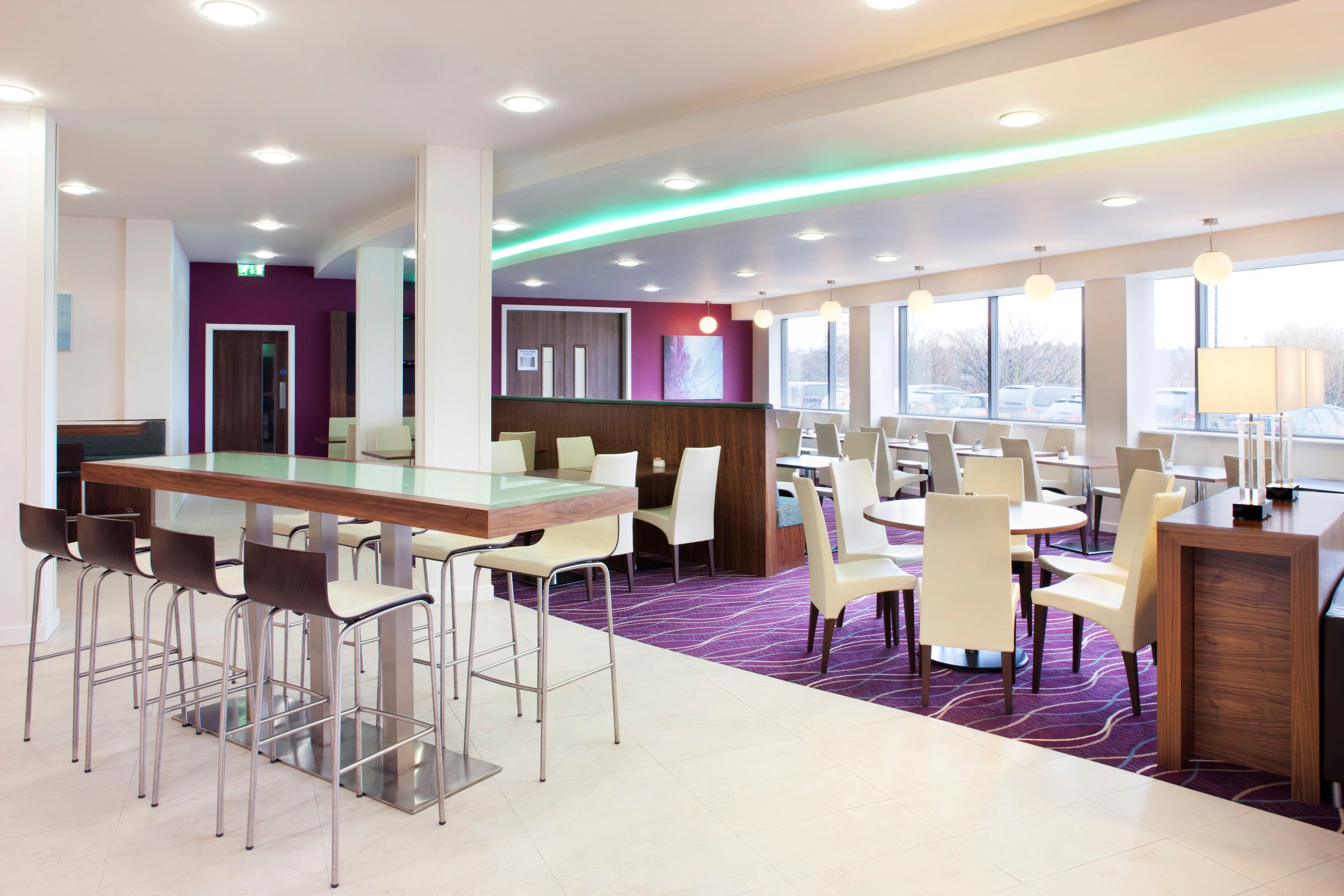 Holiday Inn Express Tamworth By Ihg Exterior photo