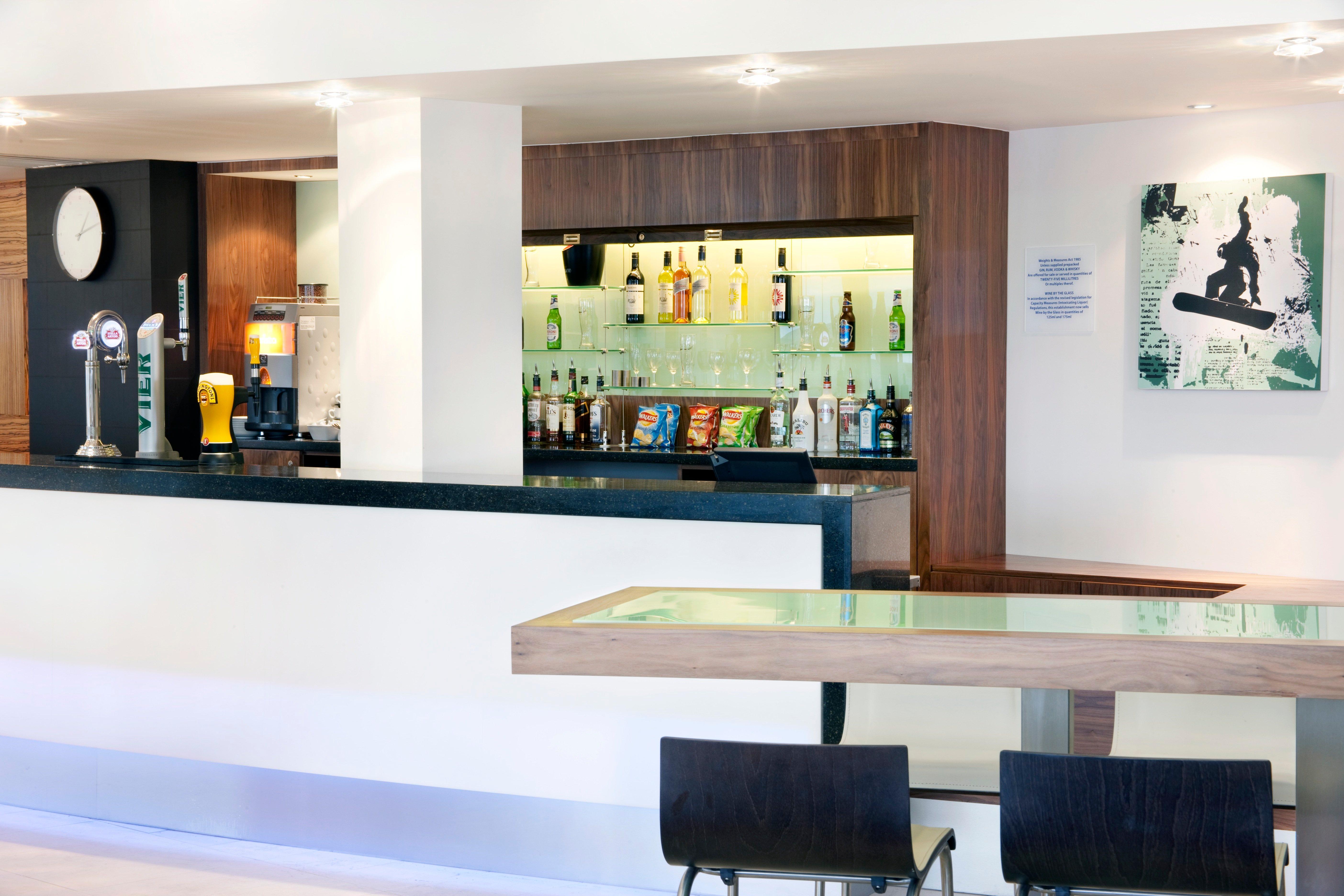 Holiday Inn Express Tamworth By Ihg Exterior photo