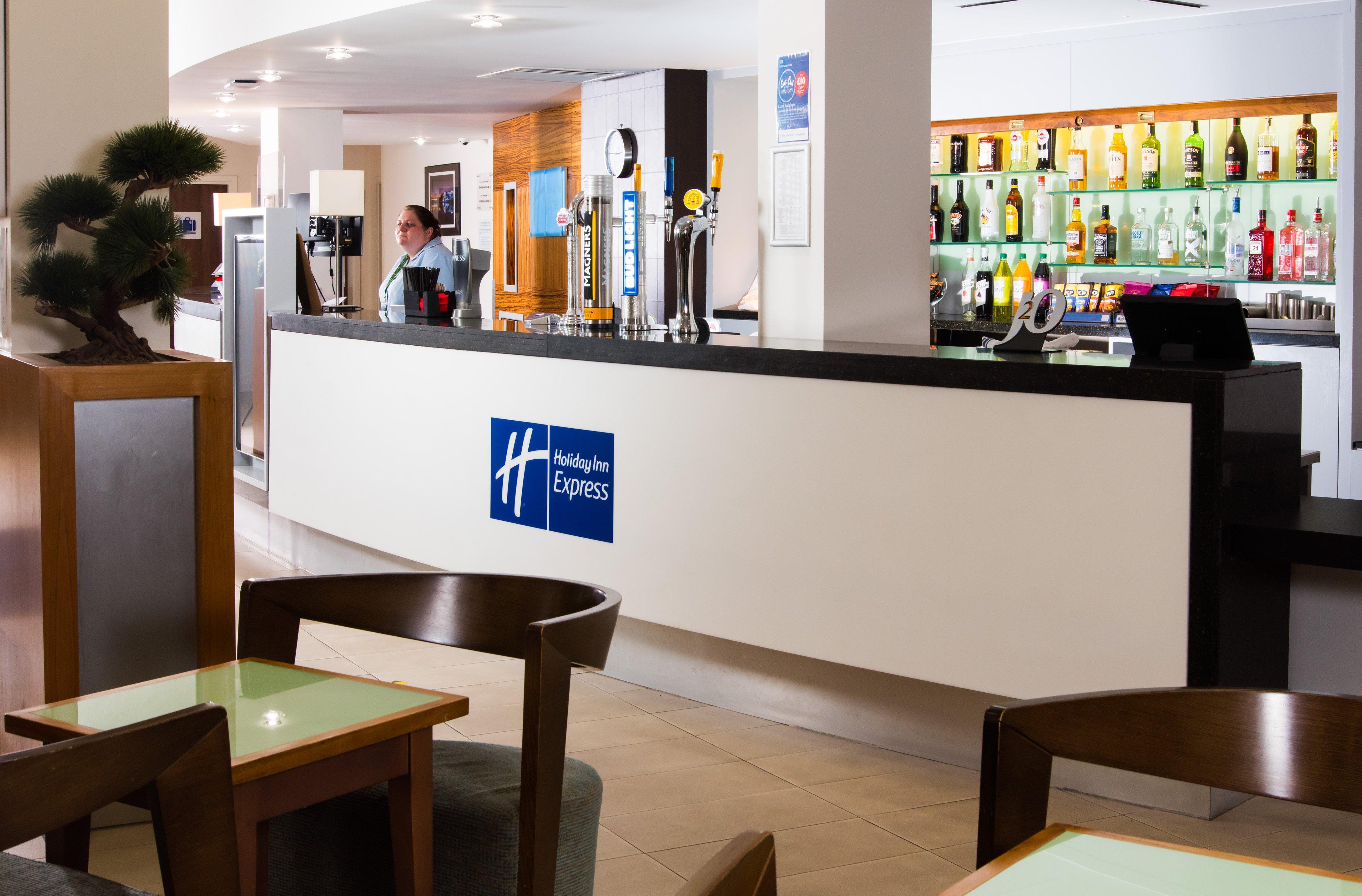 Holiday Inn Express Tamworth By Ihg Exterior photo