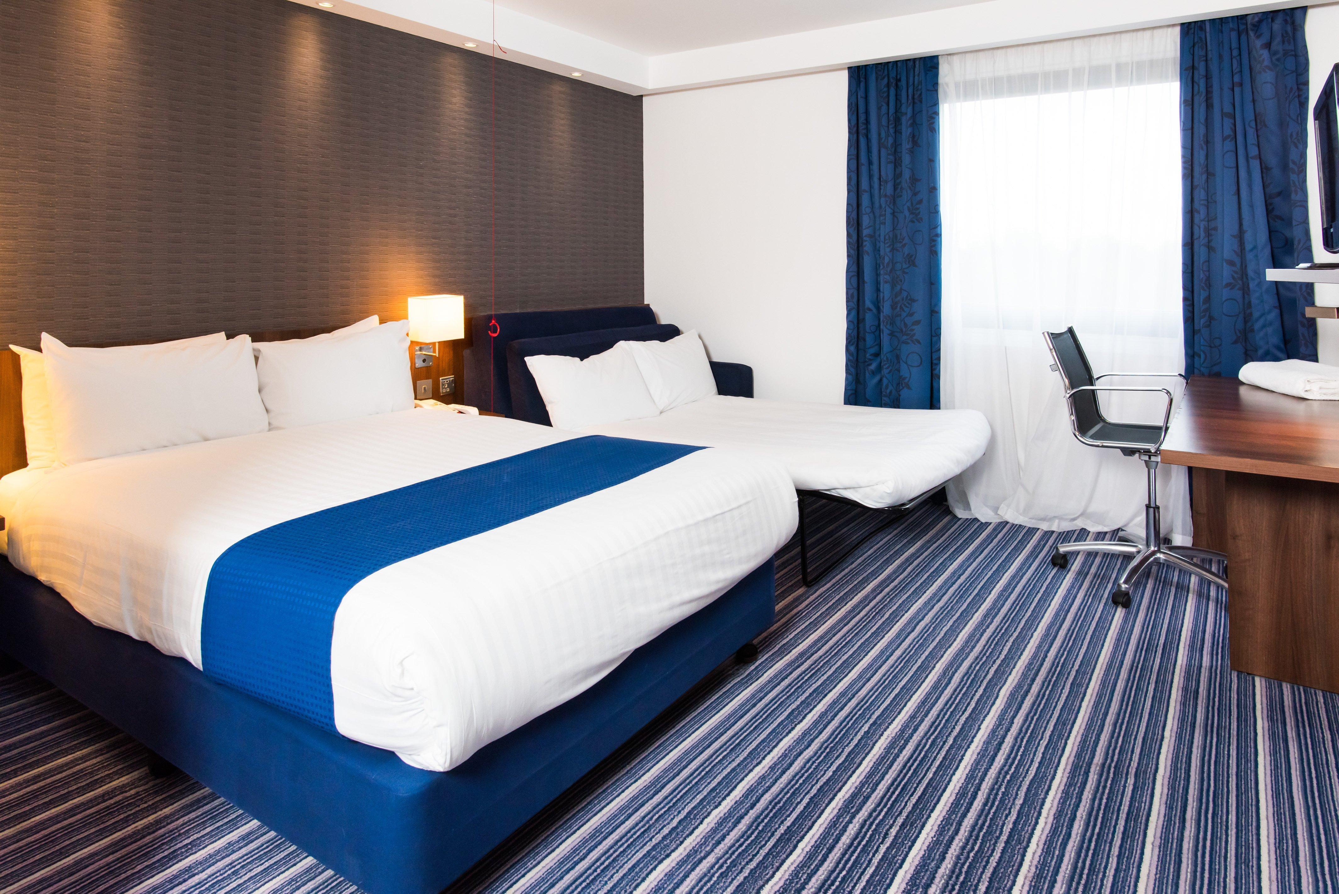 Holiday Inn Express Tamworth By Ihg Exterior photo