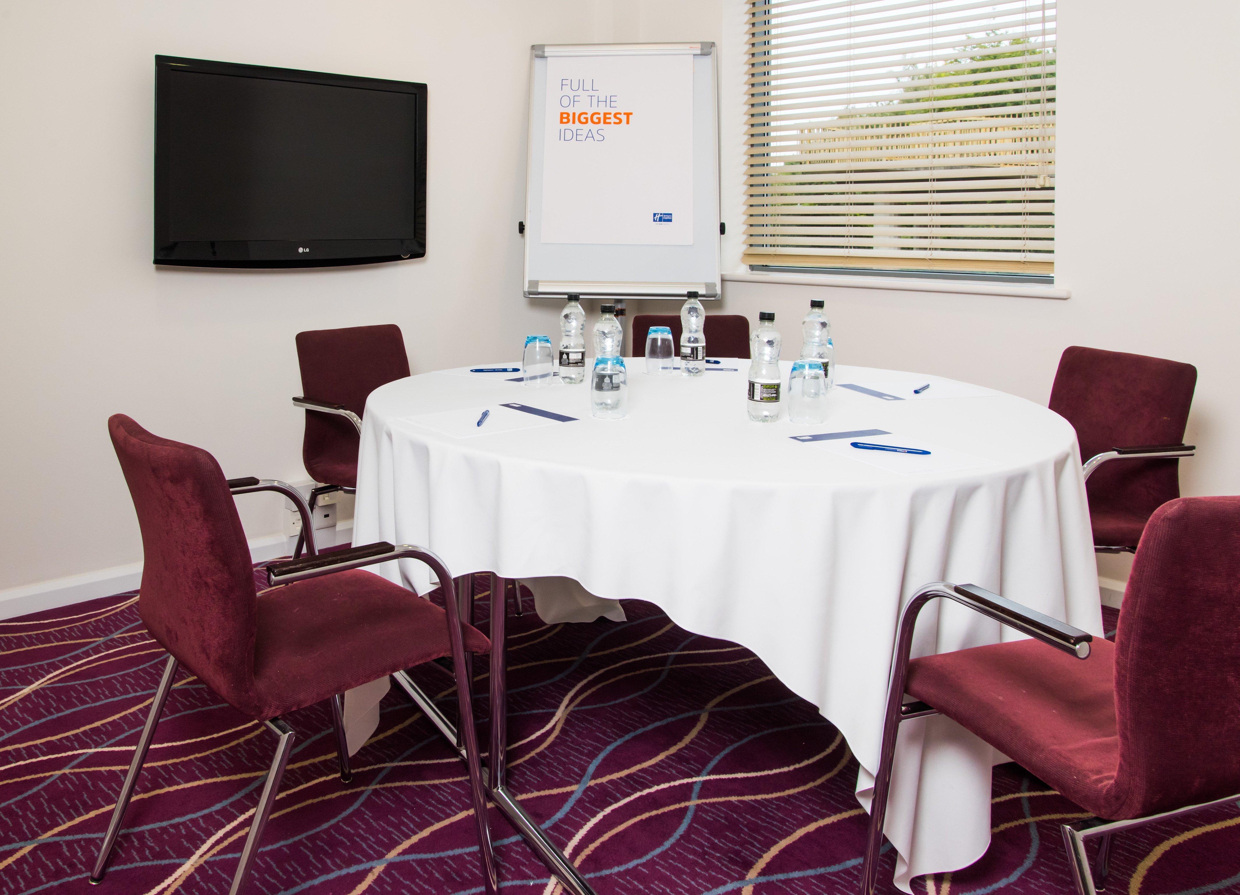 Holiday Inn Express Tamworth By Ihg Exterior photo