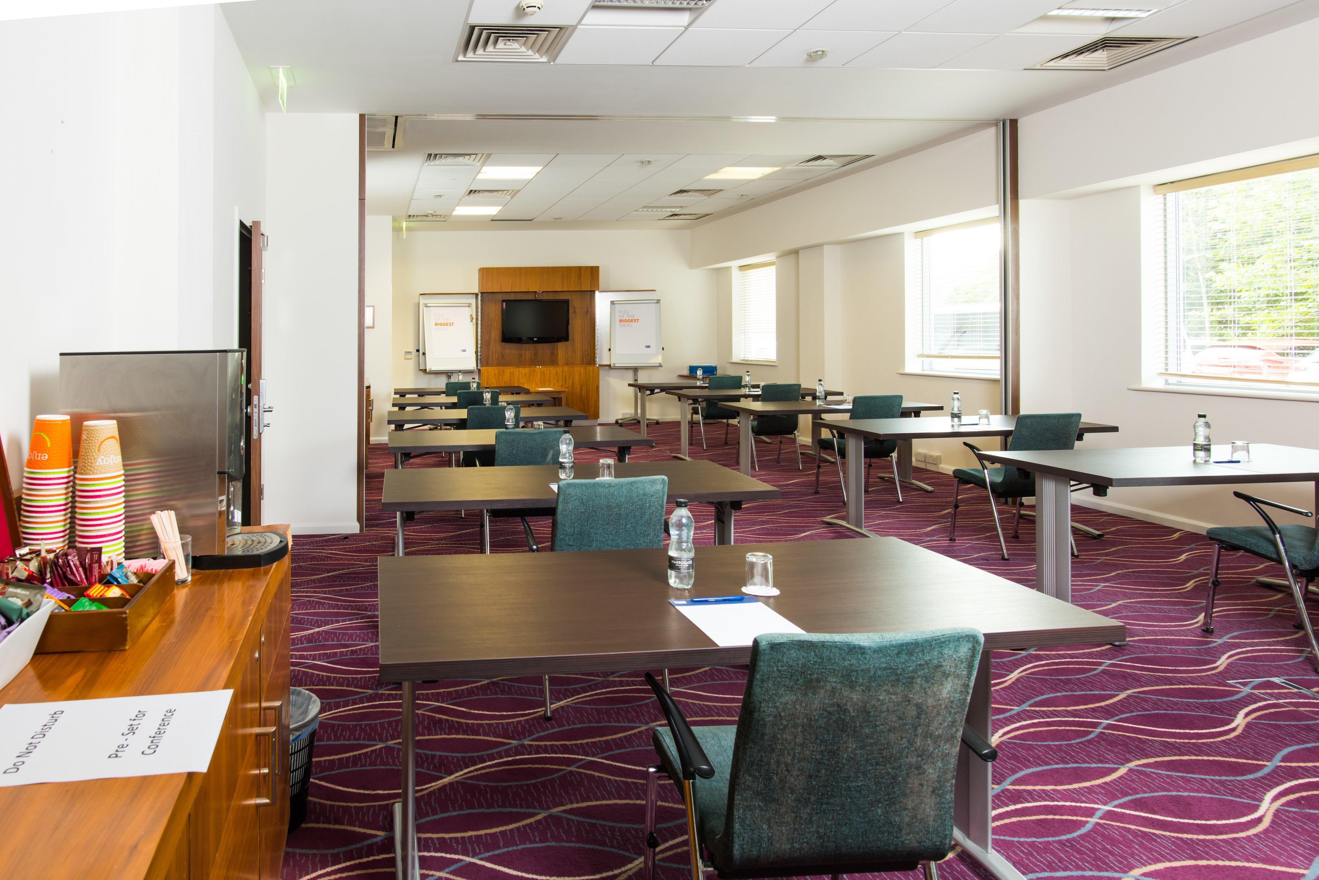 Holiday Inn Express Tamworth By Ihg Exterior photo