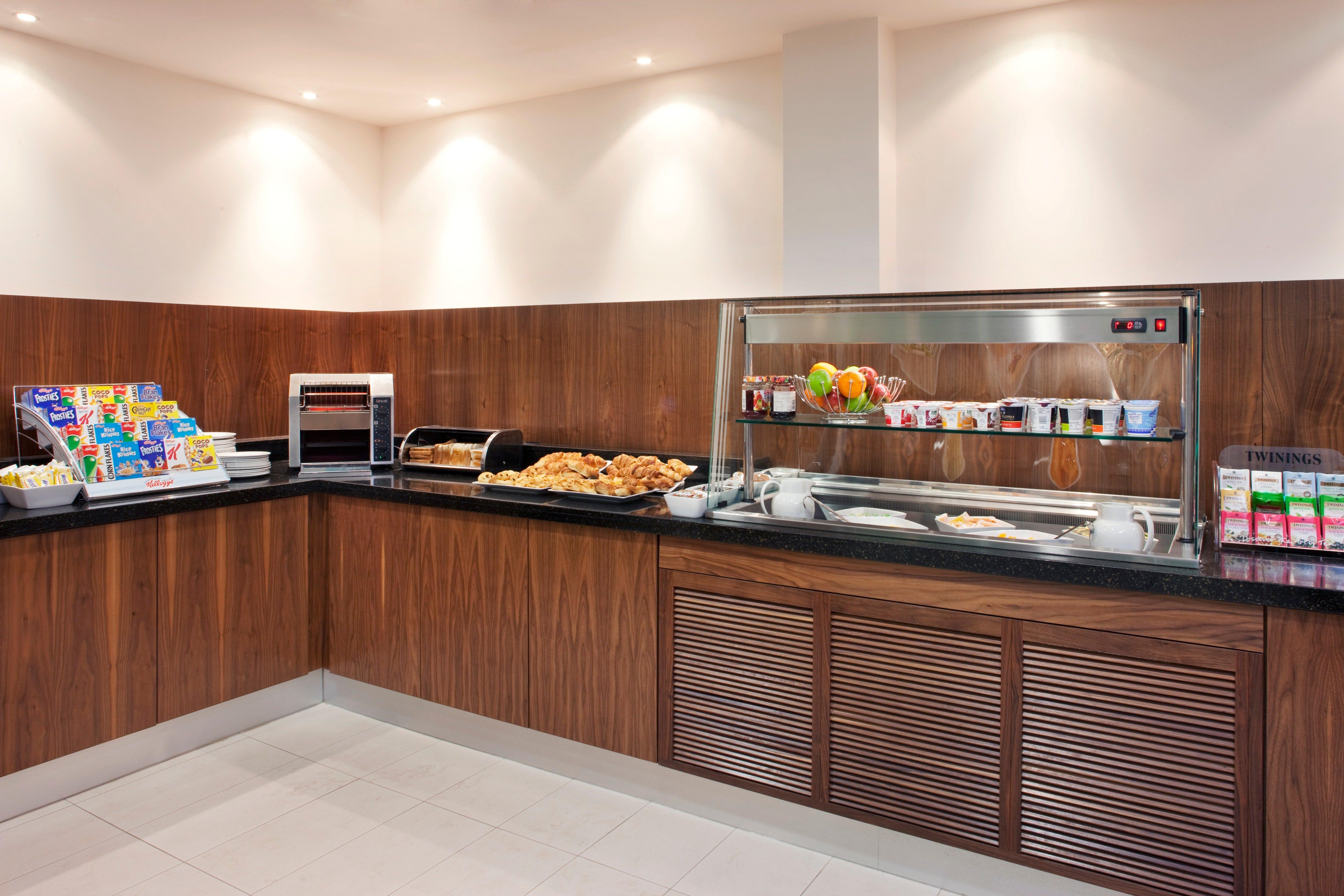 Holiday Inn Express Tamworth By Ihg Exterior photo